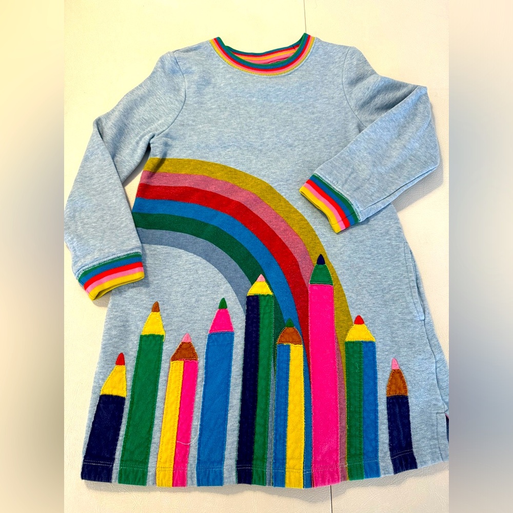 Boden girls cotton sweatshirt dress with rainbow pencil embellishment size 6-7.